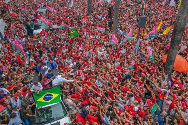 Campanha de Lula nas ruas em Minas e SP acende alerta em bolsonaristas