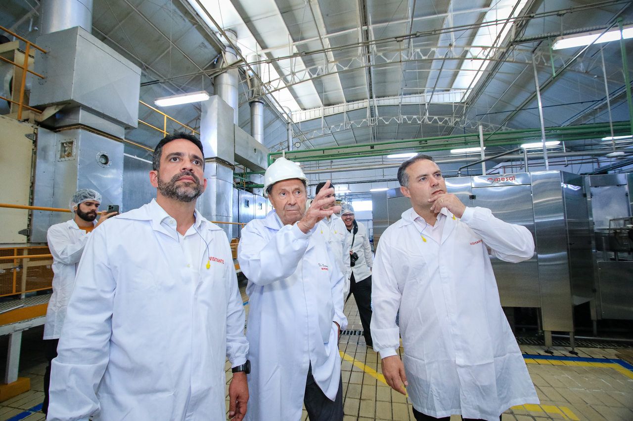 Paulo Dantas visita Sococo e ressalta importância da empresa para a economia alagoana