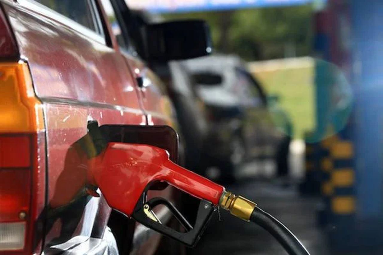 Preço médio da gasolina nos postos cai pela 3ª semana seguida