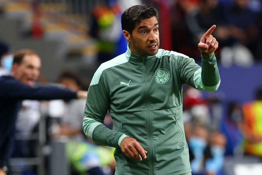 Abel é chamado de burro pela torcida do Palmeiras
