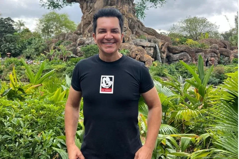 Após 19 dias internado, Regis Danese tem alta médica