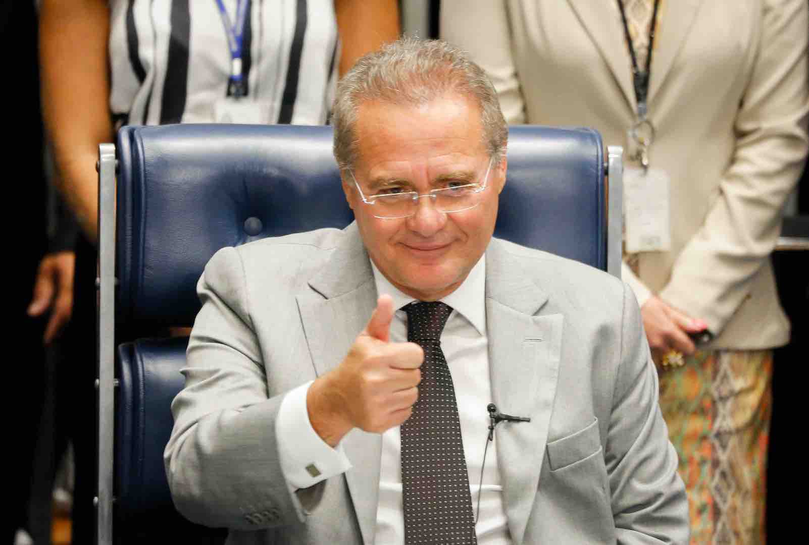  Senador Renan comemora projeção do MDB com vitória acima do que ele previu em Alagoas