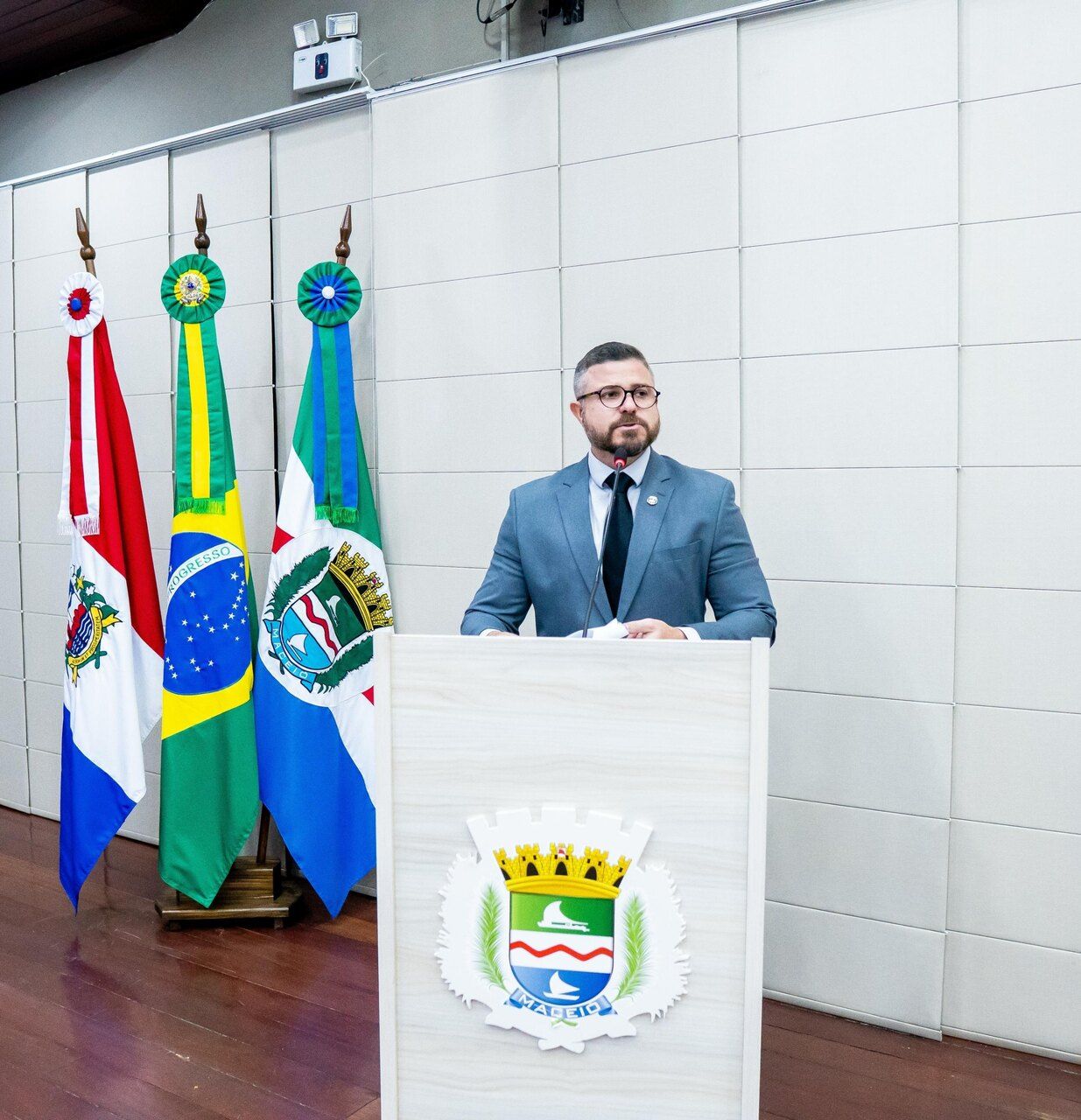 “É preciso proteger de verdade”, Thiago Prado critica falhas na proteção às mulheres vítimas de violência