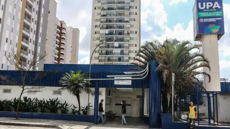 Bebê é abandonado em hospital de SP junto de bilhete: “cuidem bem dele”