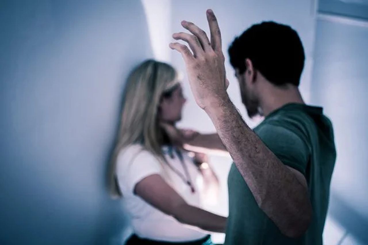 Lei que prevê multa de até R$ 500 mil para agressor de mulher passa a valer no DF