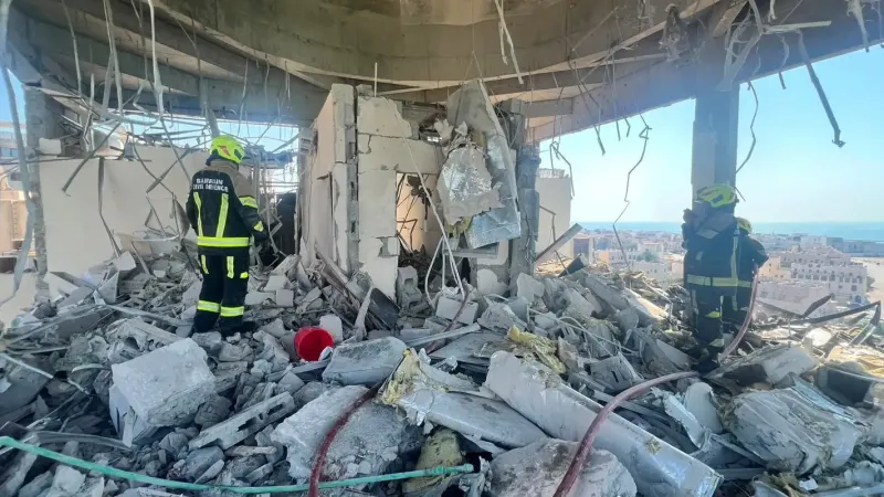Irã e EUA intensificam ataques e ameaçam escalar o conflito