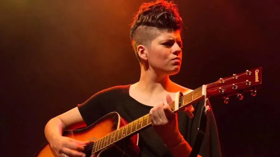 Atriz que viveu Cássia Eller no teatro desabafa após anúncio de filme