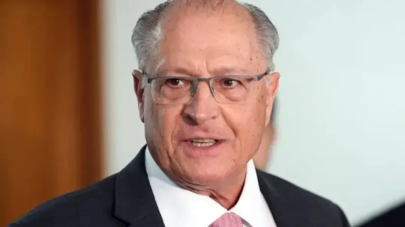 Nova taxa global de 10% dos EUA não afeta competitividade, diz Alckmin