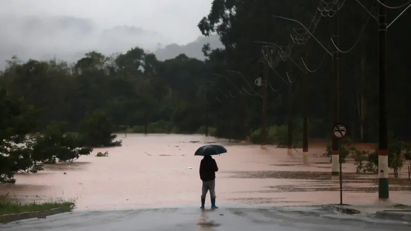Ciclone extratropical favorece tempestade no Rio Grande do Sul