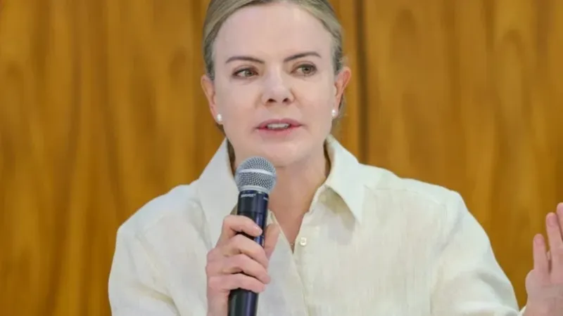 Derrubada de vetos contradiz esforço do governo na COP, diz Gleisi