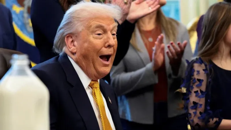 Trump ameaça impor tarifas a países contrários a plano de anexação da Groenlândia