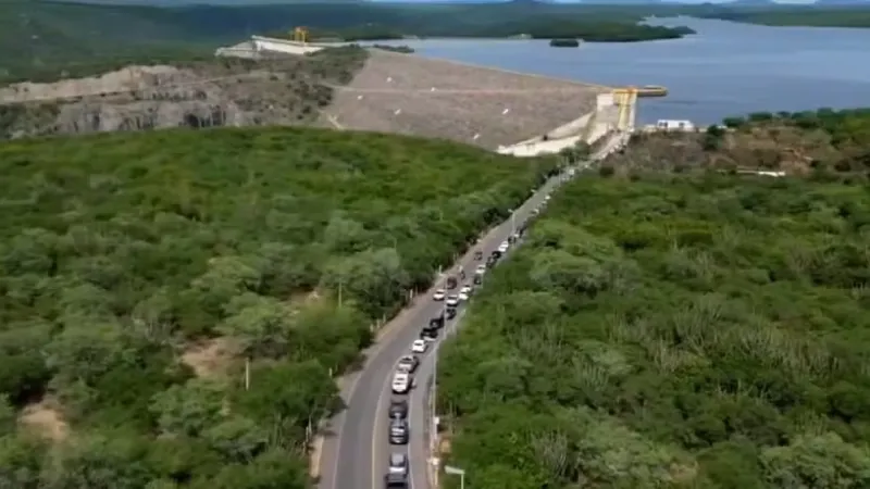 Após rodovia ceder, AL-225 segue interditada e acesso entre AL e SE ocorre pela usina de Xingó