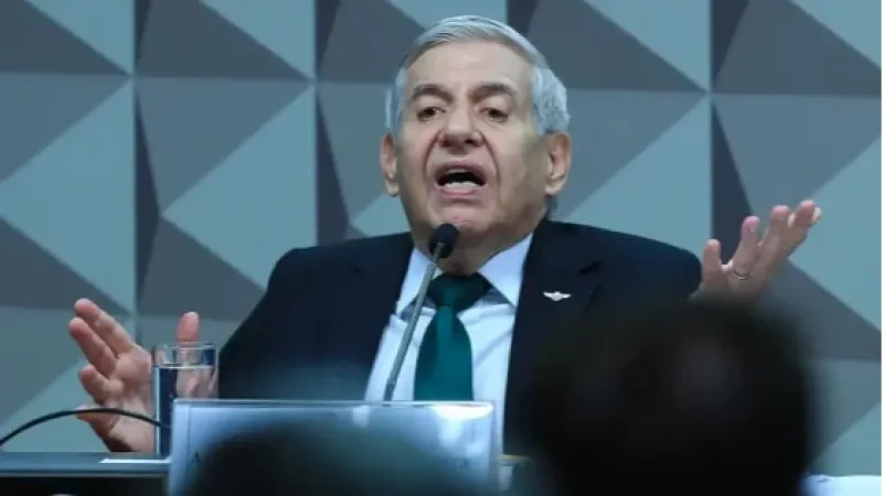 Heleno deixa Comando Militar para cumprir prisão domiciliar