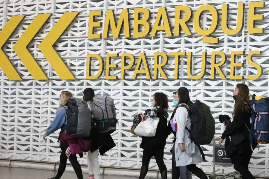 IBGE: só 20% das famílias viajam, e principal local de hospedagem é casa de parente ou amigo