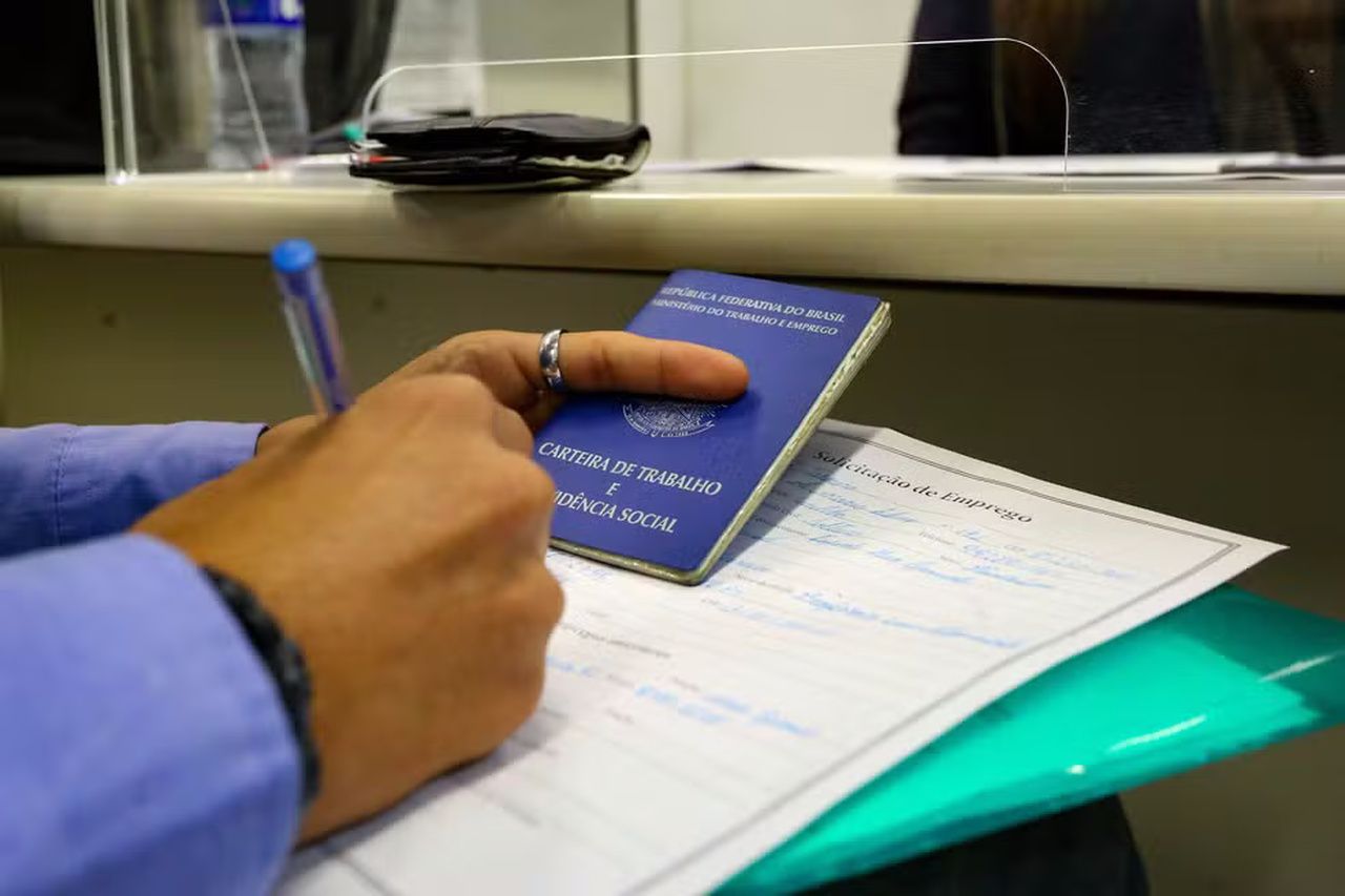 Mutirão seleciona candidatos para 200 vagas de emprego em supermercado em Maceió; saiba como participar