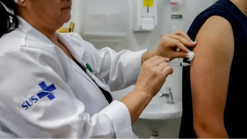 Antes de viajar: vacinas essenciais para destinos turísticos