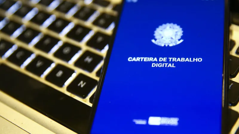 Taxa de desemprego cai para 5,3%, a menor para o trimestre até agosto