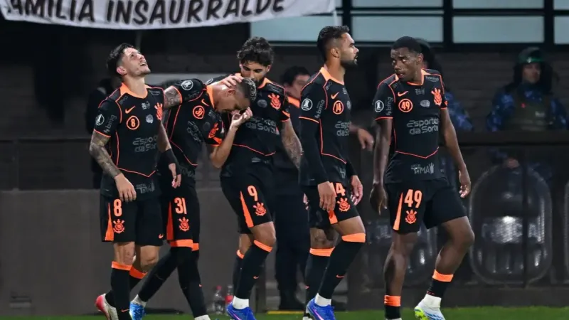 Corinthians derrota Platense na Libertadores na estreia de Diniz