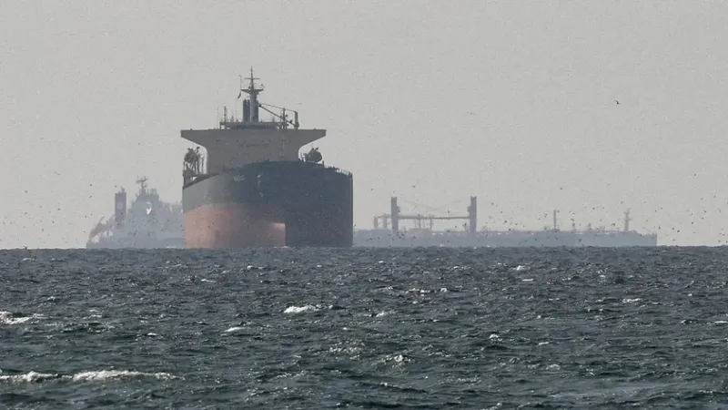Irã afirma que exército abriu fogo após ‘ataque’ dos EUA contra petroleiro