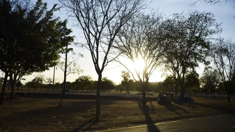 Calor e chuva persistem em grande parte do país
