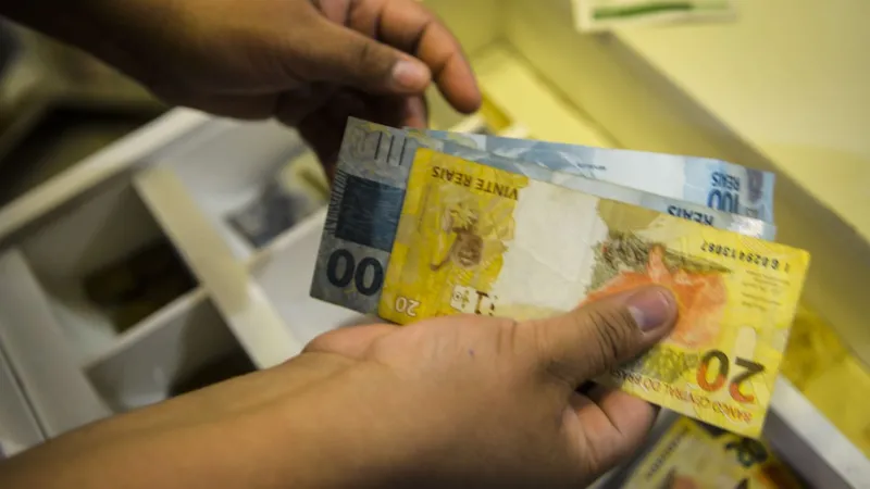 INPC, inflação usada para reajustar salários, soma 4,42% em 12 meses