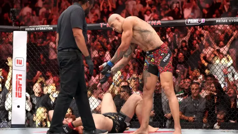 UFC 320: Alex Poatan recupera cinturão com nocaute em 1min20s