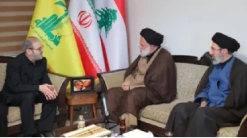 Filho de Khamenei está vivo e é favorito para ser novo líder supremo do Irã