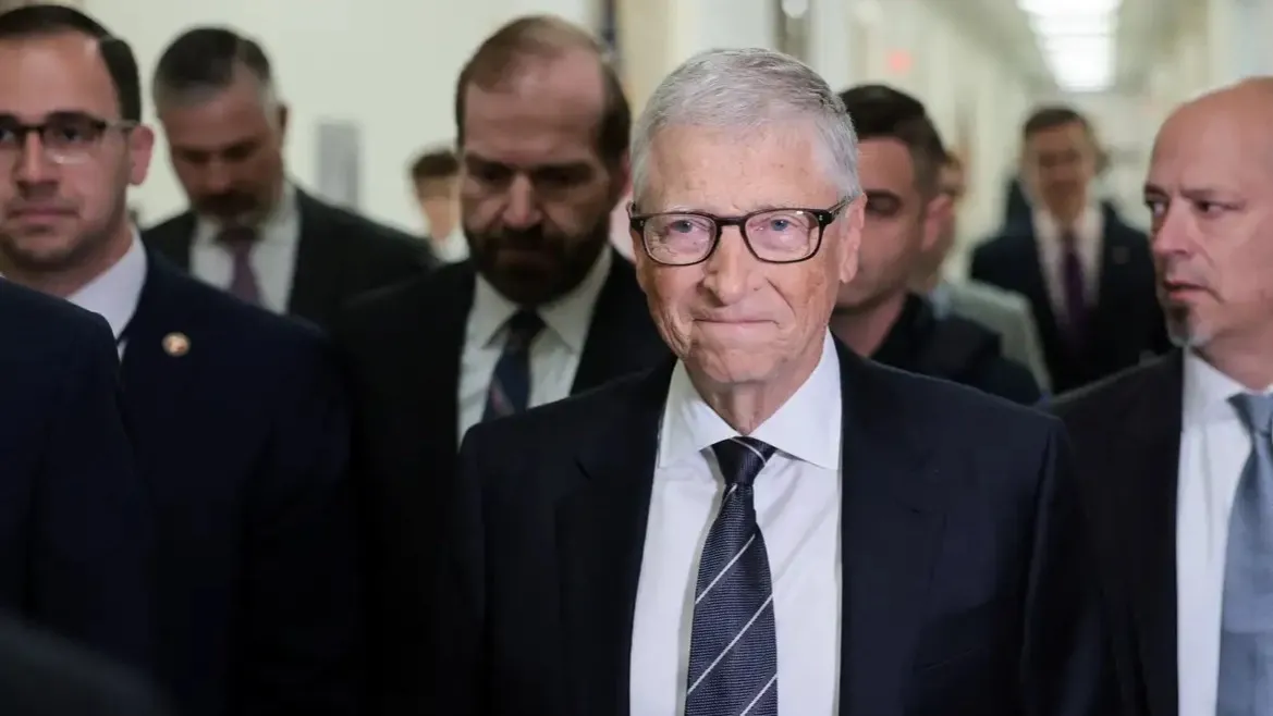 Bill Gates faz coro aos apelos por regulamentação governamental da IA
