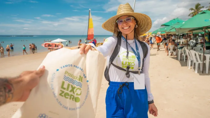 Governo de Alagoas participa de atividade socioambiental na Praia do Francês