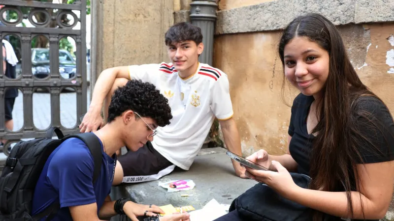 Menos numerosos em 2026, adolescentes exercem direito ao voto