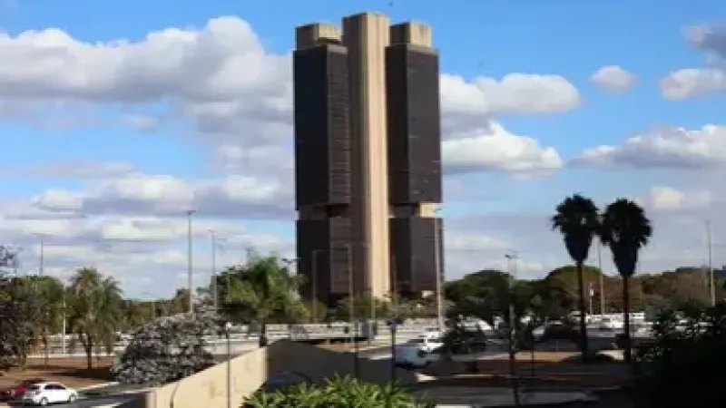 Inflação de 2025 ficará abaixo do teto da meta, em 4,46%