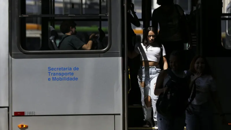 Governo envia ao Congresso proposta de tarifa zero no transporte