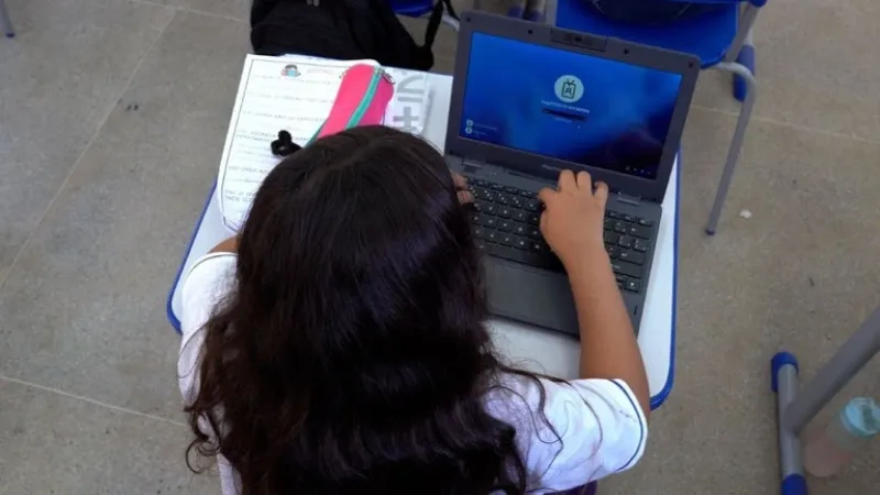 Acesso à internet em escolas da rede pública de Alagoas chega a 97,1% em 2025