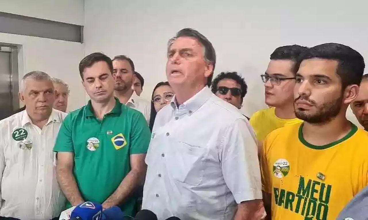 Bolsonaro sobre Lula: 'Quem atendeu melhor os pobres? Eu ou ele?'