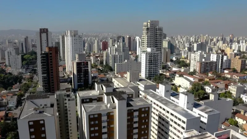 Preços de imóveis saltam 5,63% em 12 meses e superam a inflação; confira as cidades mais caras
