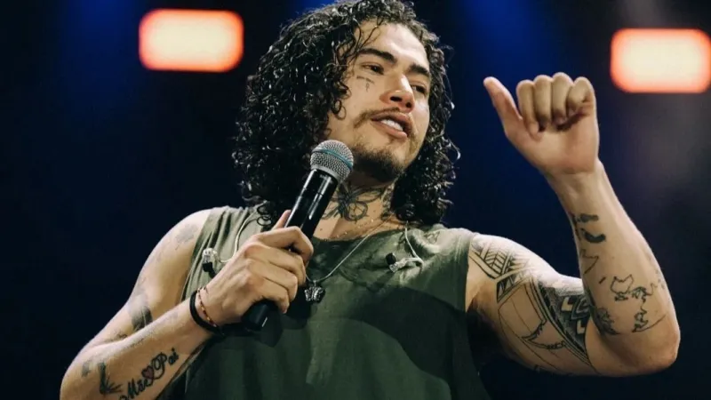 Falando sobre tudo, e vencendo barreiras ao longo da turnê, Whindersson Nunes Volta a Maceió com novo show