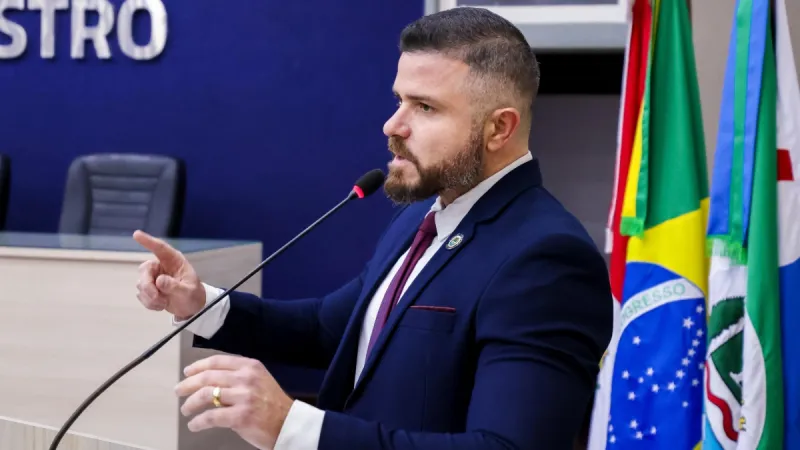 Projeto de lei de Thiago Prado vai proibir flanelinhas de extorquir cidadãos de Maceió