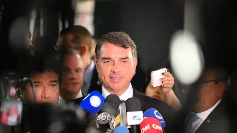 Me coloco diante de Deus para cumprir a missão, diz Flávio após confirmar candidatura