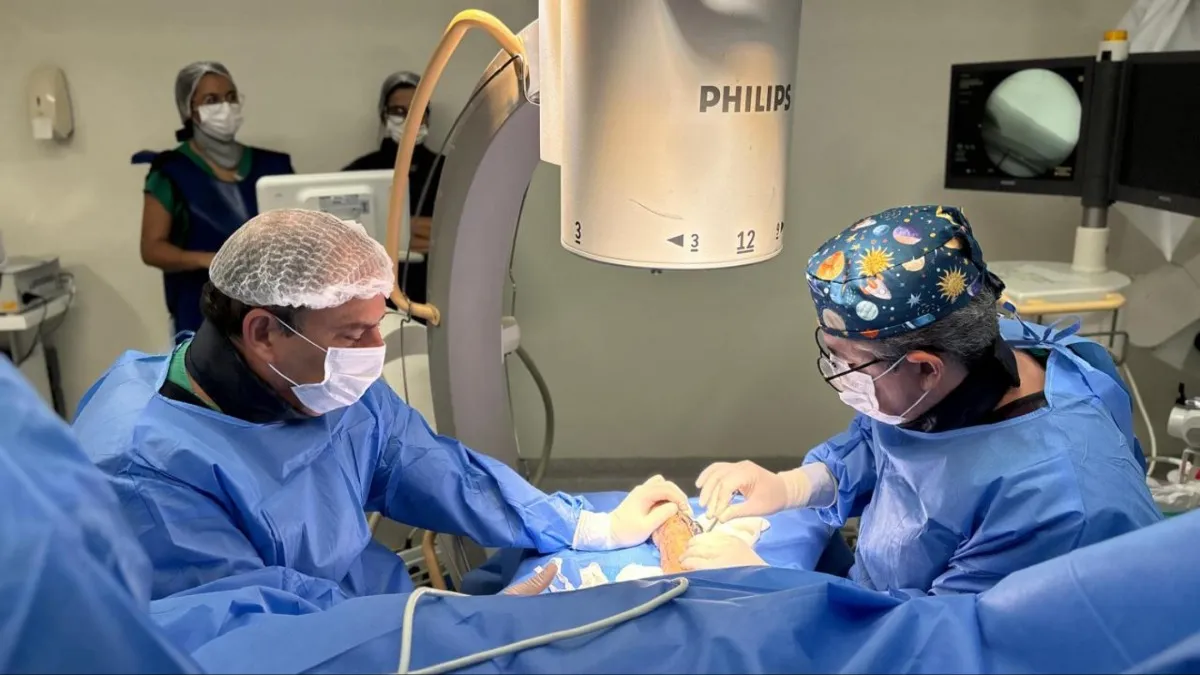 Paciente passa por cirurgia no Hospital Metropolitano de Alagoas e tem os movimentos da mão preservados
