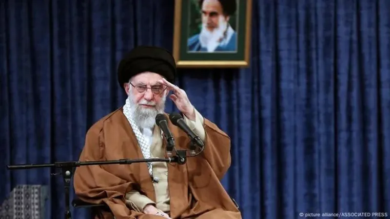 Quem foi aiatolá Ali Khamenei, morto em ataques de EUA e Israel ao Irã