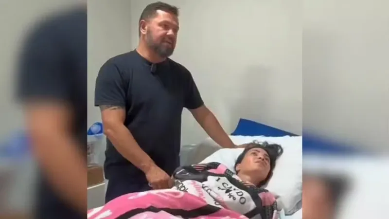 Manicure que voltou dos EUA em estado vegetativo completa 1 mês internada em unidade de saúde de MG