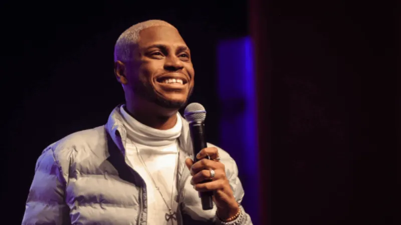 Yuri Marçal volta a Maceió com um humor sem censura, livre, abordando tudo, tudo mesmo