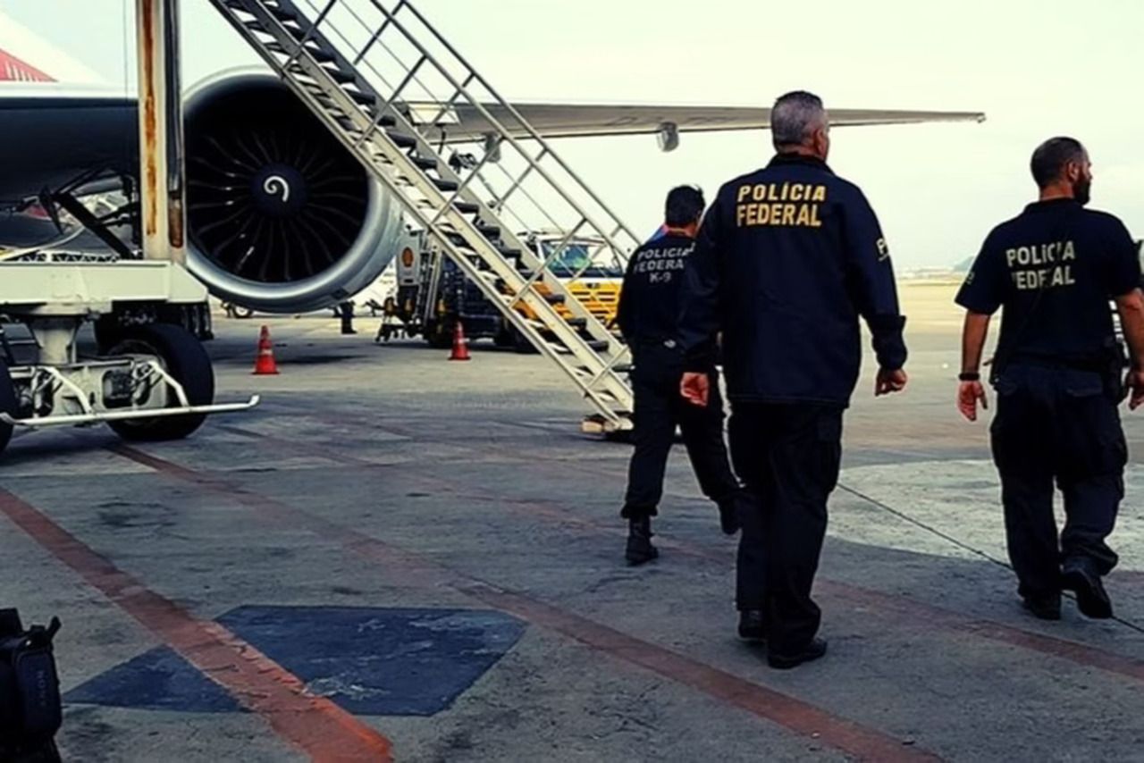 Homem é preso suspeito de estuprar adolescente em voo que saiu de SP