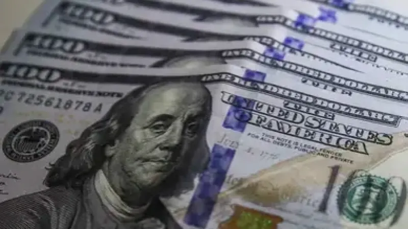 Dólar sobe para R$ 5,35 em meio a tensões com medida provisória