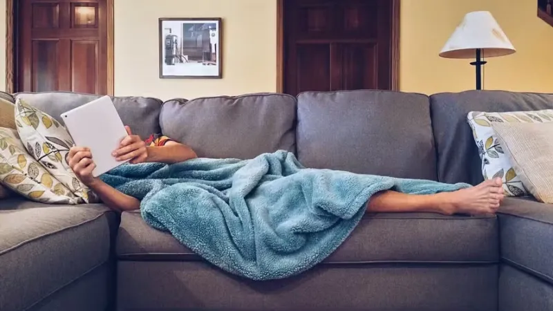 Privacidade e desejo de 'virar adulto': o que leva cada vez mais brasileiros a morar sozinhos?