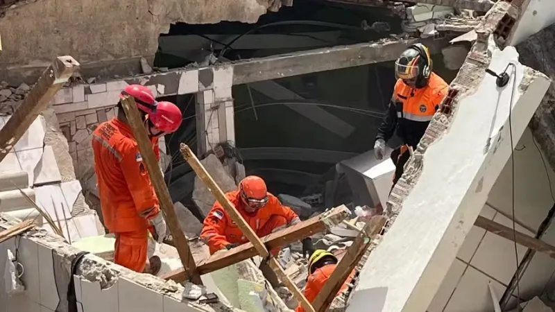 Explosão causa desabamento e deixa dois mortos em Olinda