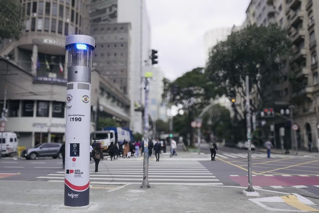 Totens que acionam a PM são instalados pelo governo no centro de SP