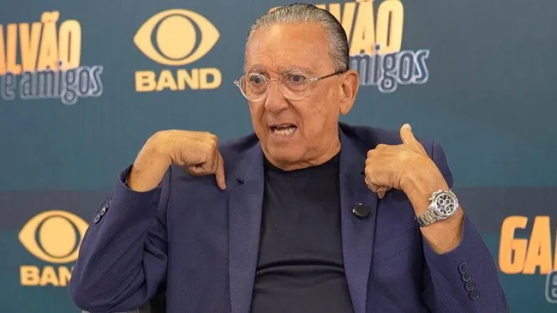 Galvão Bueno é internado com pneumonia e perde jogo do Flamengo, mas deve ter alta em breve