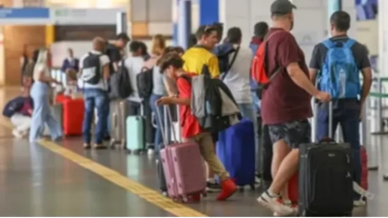 Pilotos e comissários podem entrar em greve a partir de 1º de janeiro