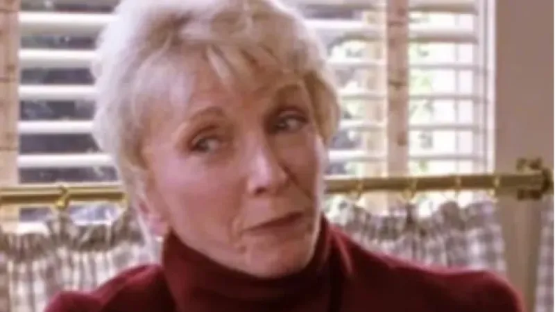 Elizabeth Franz, vencedora do Prêmio Tony, morre aos 84 anos